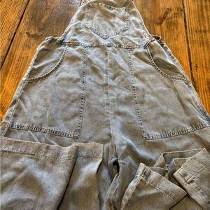 En Creme Light Wash Oversized Overalls